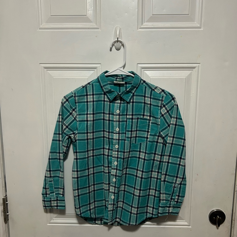 4 shirts in totalCrazy 8, Ralph Lauren, old navy, place boys polo size 7/8